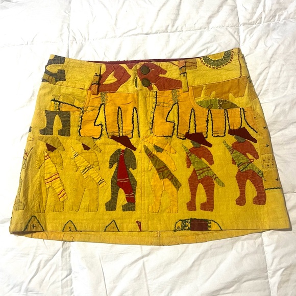 Alice + Olivia Dresses & Skirts - Alice+ Olivia Vintage Mini Skirt Rare Yellow Embroidered  SZ 2 EUC